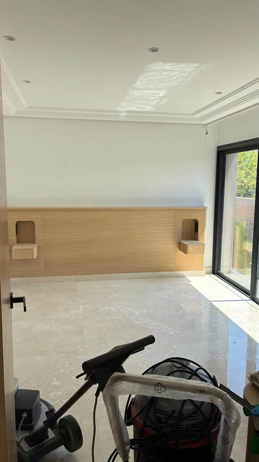 Chambre livrée propre après travaux, prête à habiter